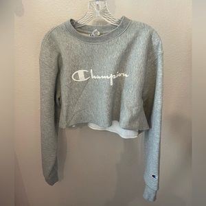 Champion Cropped Crew Neck. Size: Small. Color: Grey.